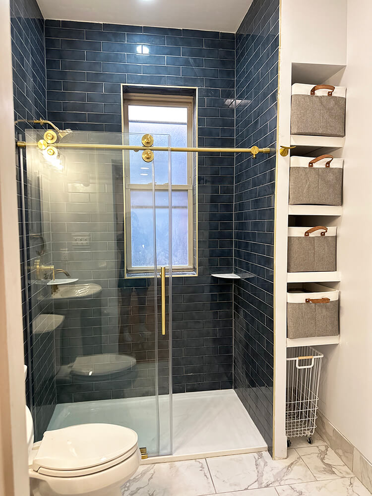 bathroom - upstairs at Junies